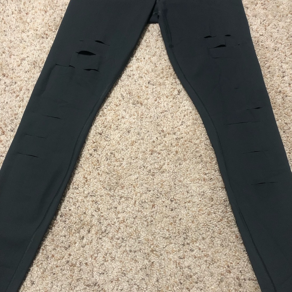 ALO Yoga High Waisted Ripped Warrior Leggings Grey - Picture 2 of 13